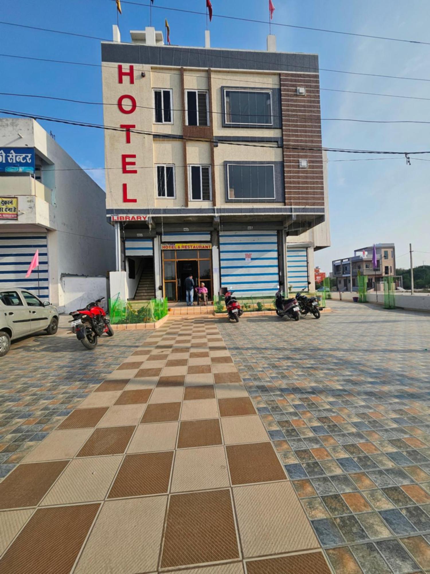 The Pinak Hotel And Restaurant Jhalawar Екстериор снимка